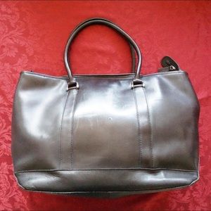 Black LLBean weekend leather tote bag